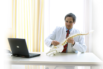 Dr. med. Markus Knöringer Spécialiste en neurochirurgie, chirurgie des disques intervertébraux et de la colonne vertébrale, médecine du sport