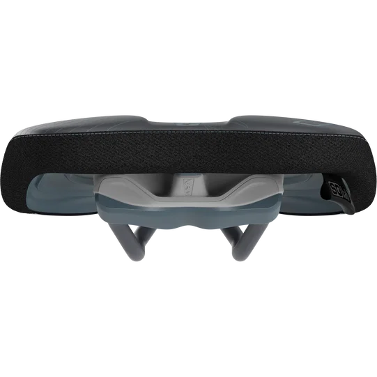 SQlab 6OX ERGOWAVE® active bike saddle in black rear view with active pivot technology