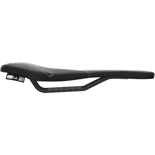 SQlab 612 ERGOWAVE® Carbon Fahrradsattel 13 cm in matt-schwarz, Seitenprofil
