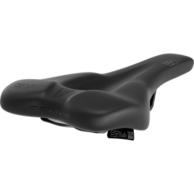 SQlab 610 ERGOLUX active Fahrradsattel in schwarz mit Wellenform und Active-Technologie