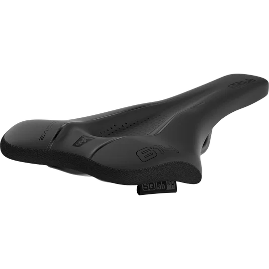 SQlab 614 ERGOWAVE active 2.1 gravel bike saddle in black with Kevlar reinforcement