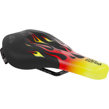 SQlab 6½ ERGOWAVE® kids saddle Flames in black, red and yellow – three-quarter view
