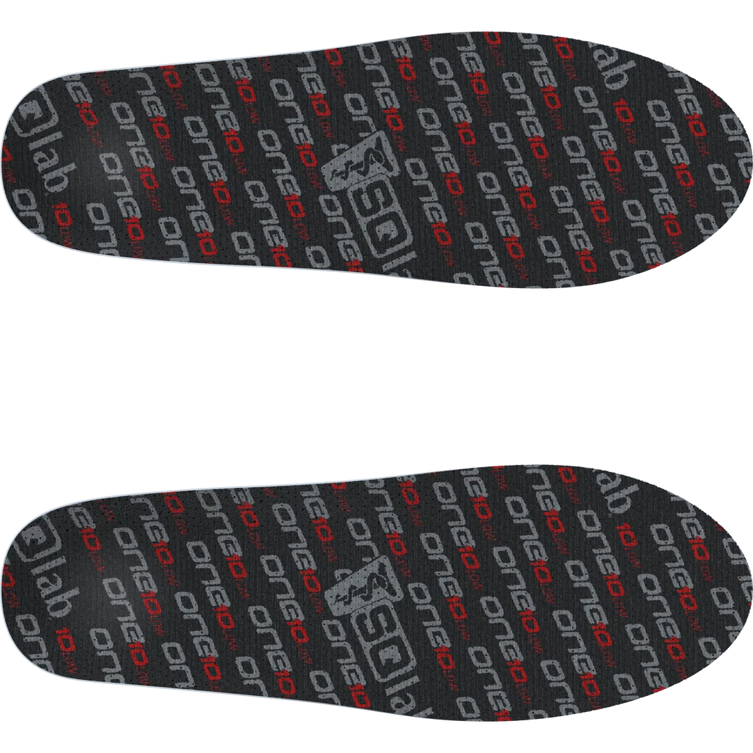 SQlab ONE10 low cycling insoles in dark charcoal and red, top view of the pair