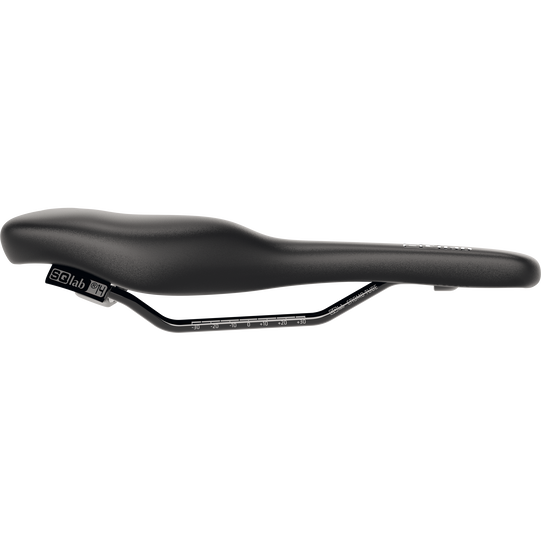 SQlab 610 M-D active saddle in matte black with active pivot technology, side view
