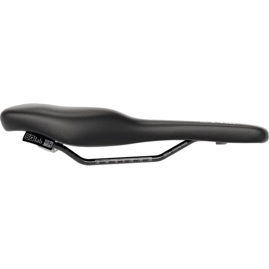 SQlab 610 M-D active saddle in matte black with active pivot technology, side view