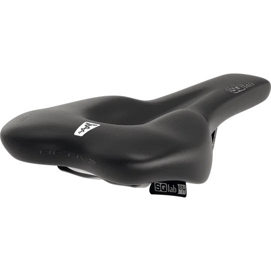 SQlab 610 M-D active saddle in black with central relief channel, three-quarter view