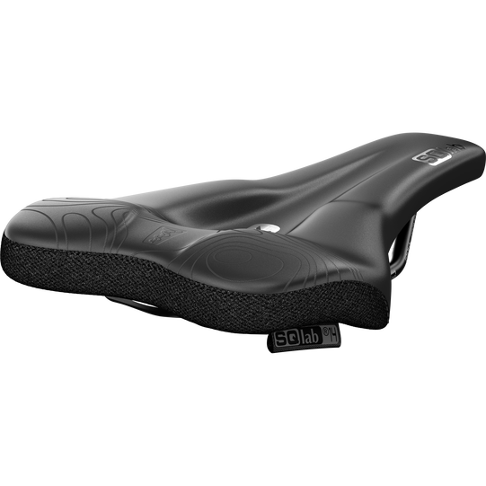 SQlab 6OX ERGOWAVE active 2.2 MTB enduro saddle in black with step concept and short nose