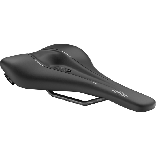 SQlab 612 ERGOWAVE® Rennradsattel in schwarz mit zentralem Druckentlastungskanal und S-TUBE Schienen