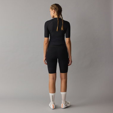 SQlab ONE12 R cuissard à bretelles en noir pour le cyclisme sur route – vue arrière sur modèle