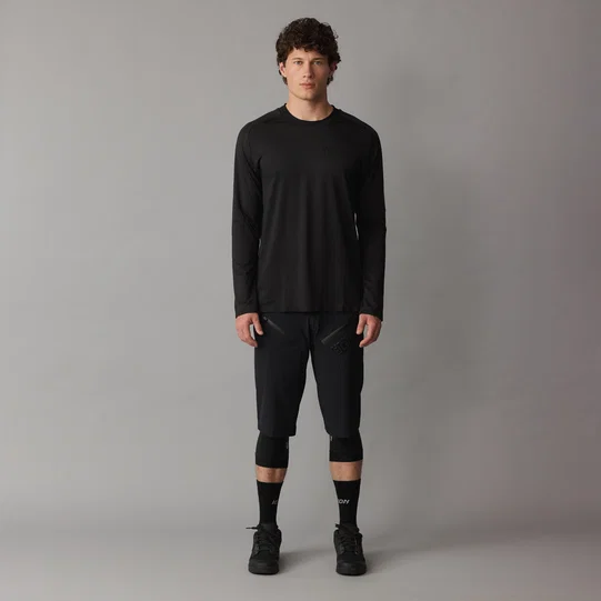 SQlab ONE OX Mountainbike-Shorts in schwarz für Trailfahren – unisex, knielang