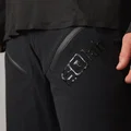 SQlab ONE OX Radshorts kurz in schwarz – Detail Reißverschlusstasche, Mountainbike