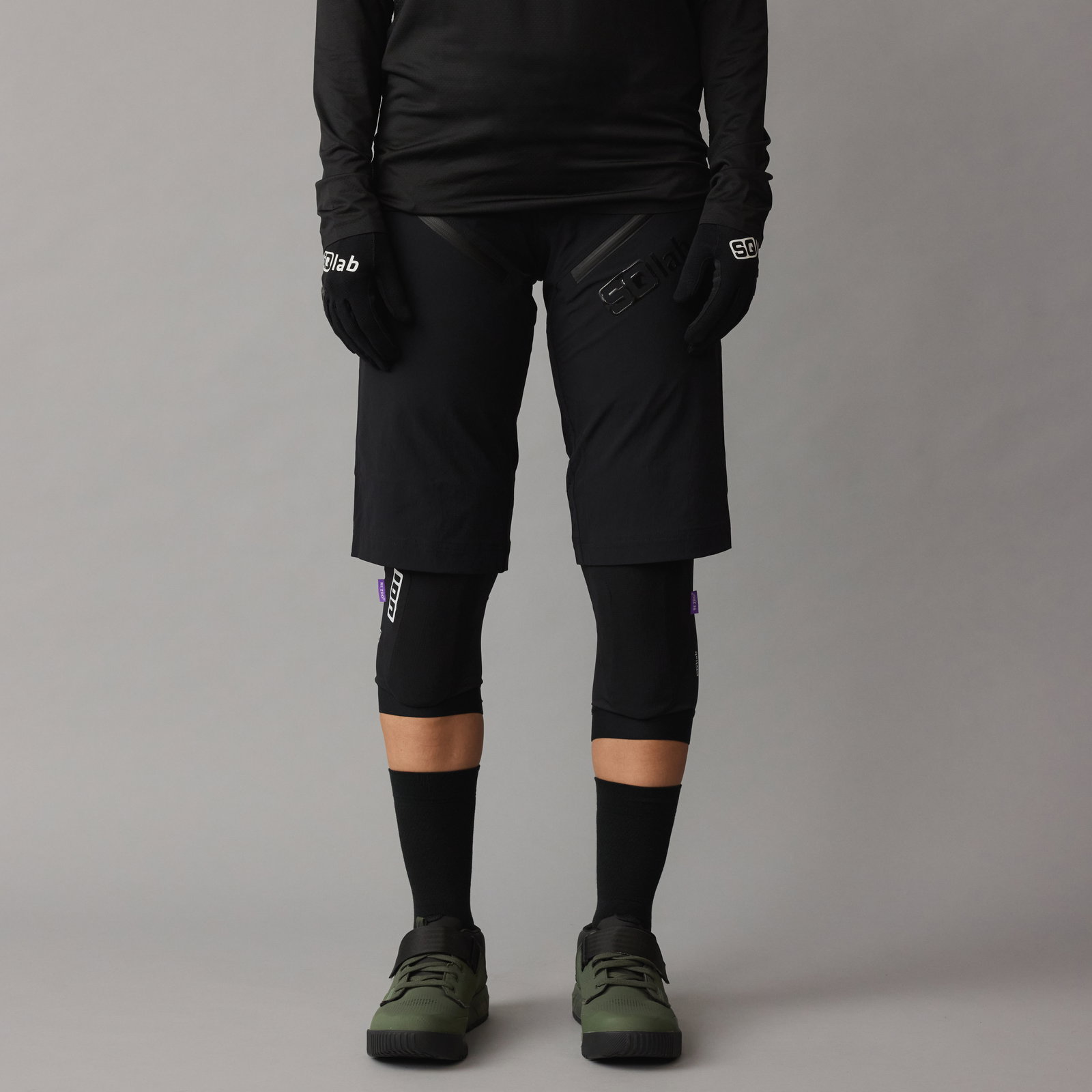 SQlab ONE OX Cycling Shorts in schwarz für Mountainbiking – Vorderansicht