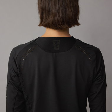 SQlab ONE OX unisex cycling jersey long sleeve in black for mountain biking, back view with laser ventilation