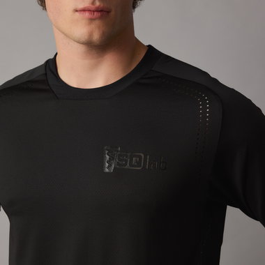 SQlab ONE OX unisex MTB cycling jersey in black with laser-cut ventilation for mountain biking
