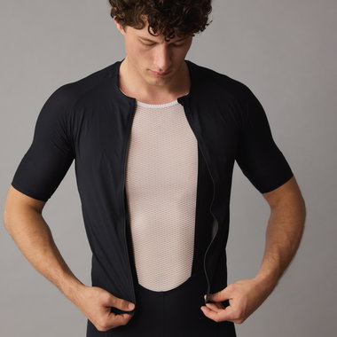 SQlab Jersey ONE12 Radtrikot Kurzarm in schwarz für Rennrad – schlanke Passform mit Vollreißverschluss