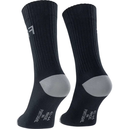 SQlab ONE11 2.0 unisex MTB cycling socks in black and grey for mountain biking