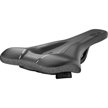 SQlab 614 ERGOWAVE active 2.1 Carbon saddle in dark grey with carbon rails