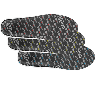 SQlab one sport Einlegesohlen für Fahrradschuhe in schwarz mit weißem Allover-Print, 3er-Fächeransicht