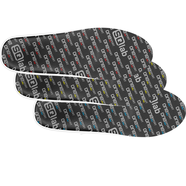 SQlab one sport Einlegesohlen für Fahrradschuhe in schwarz mit weißem Allover-Print, 3er-Fächeransicht