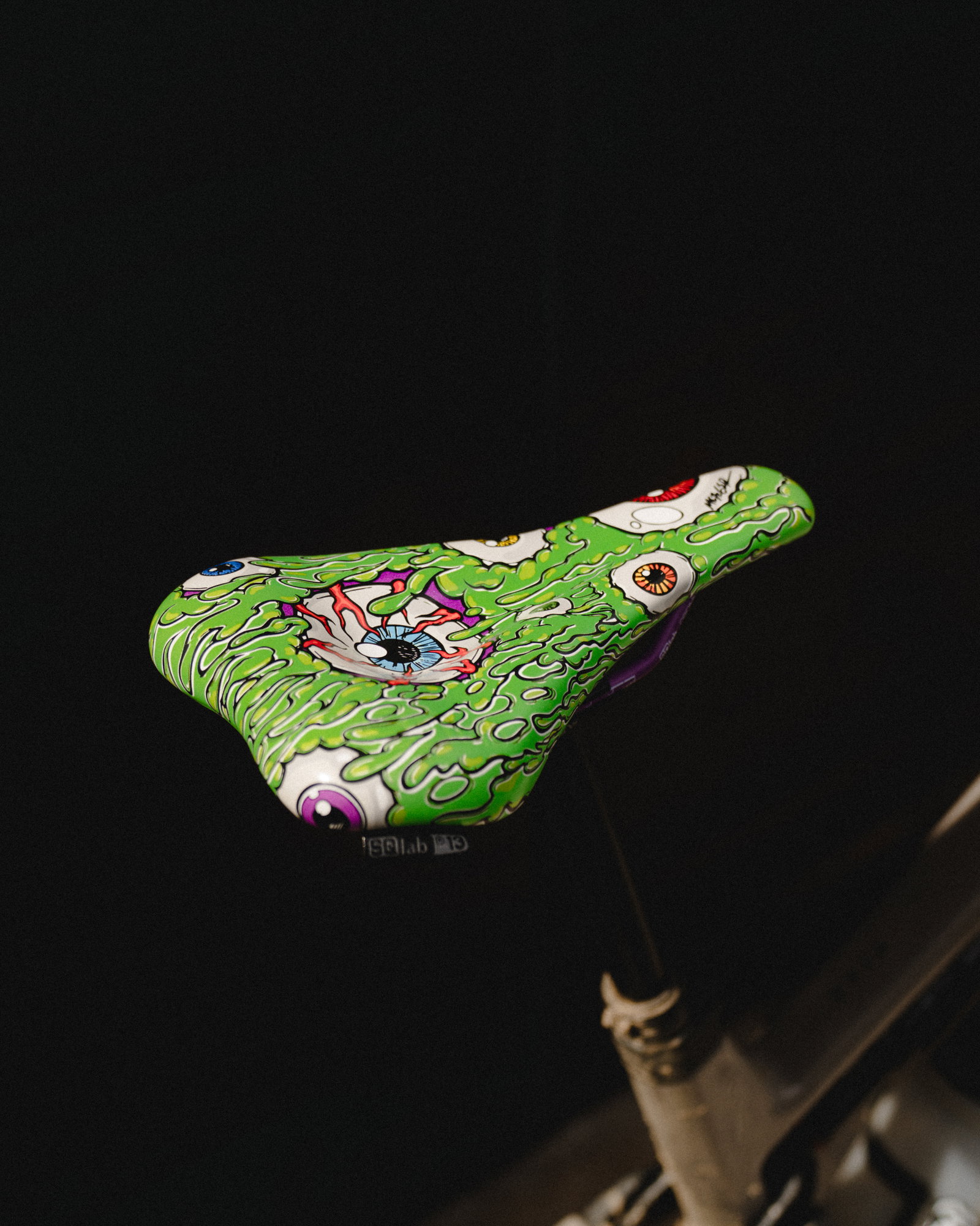 SQlab 6OX ERGOWAVE active 2.2 ltd. Metzger bike saddle in lime green graphic print