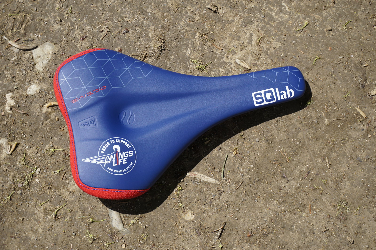MTB trail saddle 611 active 2.1 ltd. Wings for Life | SQlab